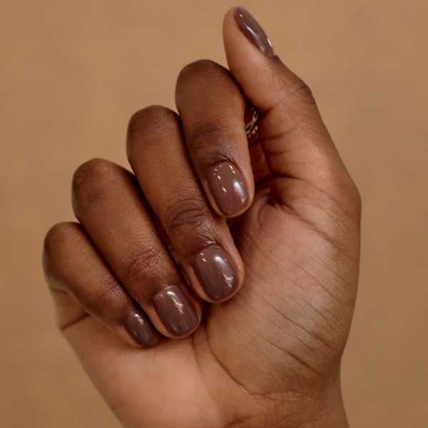 Satin Taupe Brown Short Oval Nails Satin Taupe Brown Short Oval Nails — Natural Winter Nails
