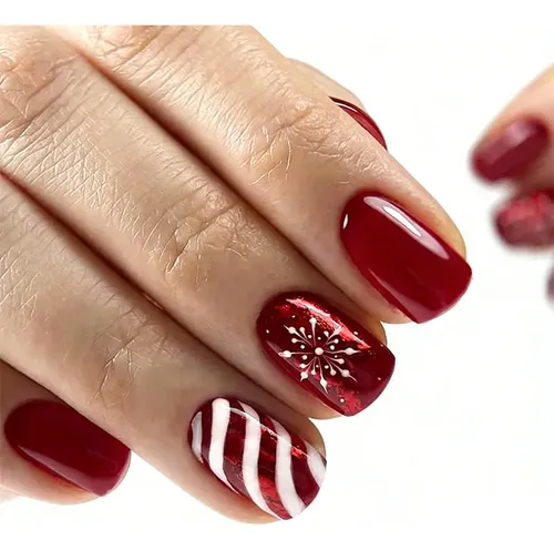 Winter Christmas Visual Idea — Winter Square Nails