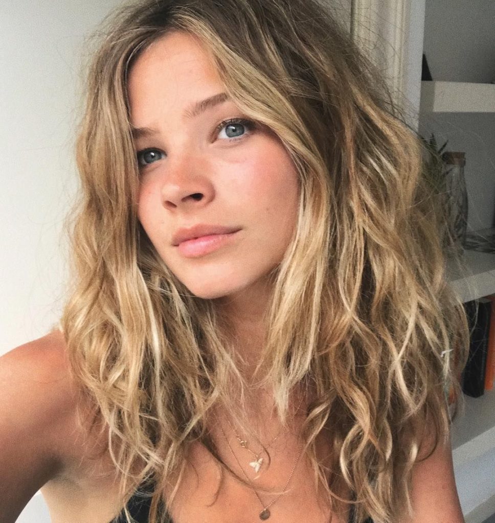 Visual Idea — Showcasing Natural Waves Winter Haircuts for Wavy Hair