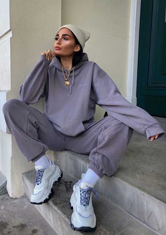 Monochromatic Grey Hoodie and Sweatpants Set Monochromatic Grey Hoodie and Sweatpants Set — Winter Streetwear Outfits