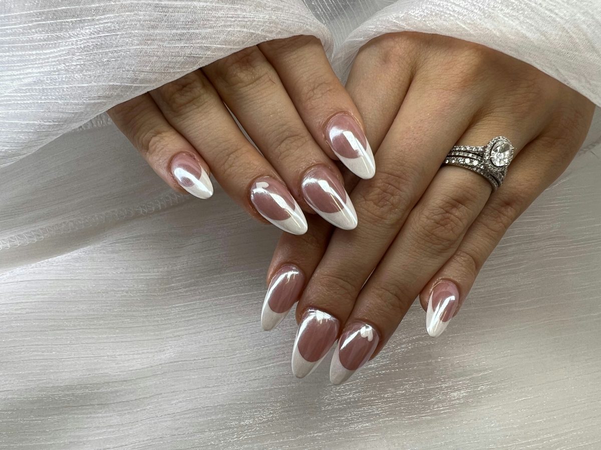 Subtle Chrome White French Tips Subtle Chrome White French Tips — Winter Chrome Nails