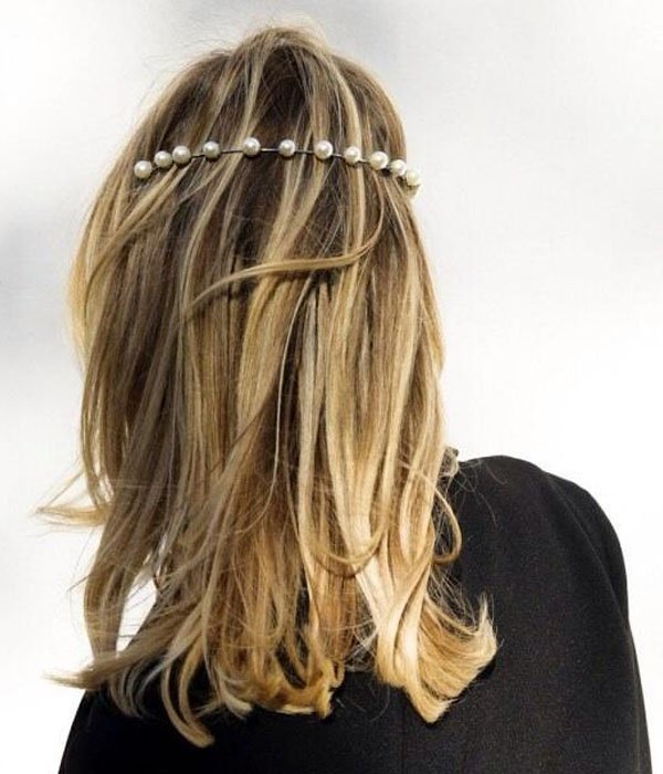 Layered Bob Collarbone Blonde Balayage Partially Up With Pearl Headband Layered Bob Collarbone Blonde Balayage Partially Up With Pearl Headband — Winter Hairstyles with Headband