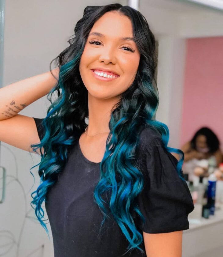 Shoulder Visual Idea — Blue Black Hair