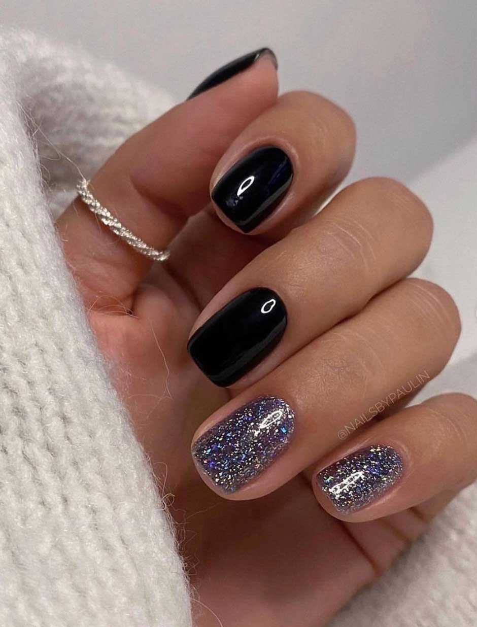 Glossy Black Glitter Accent Nails Visual Idea Glossy Black Glitter Accent Nails Visual Idea — Short Winter Square Nails