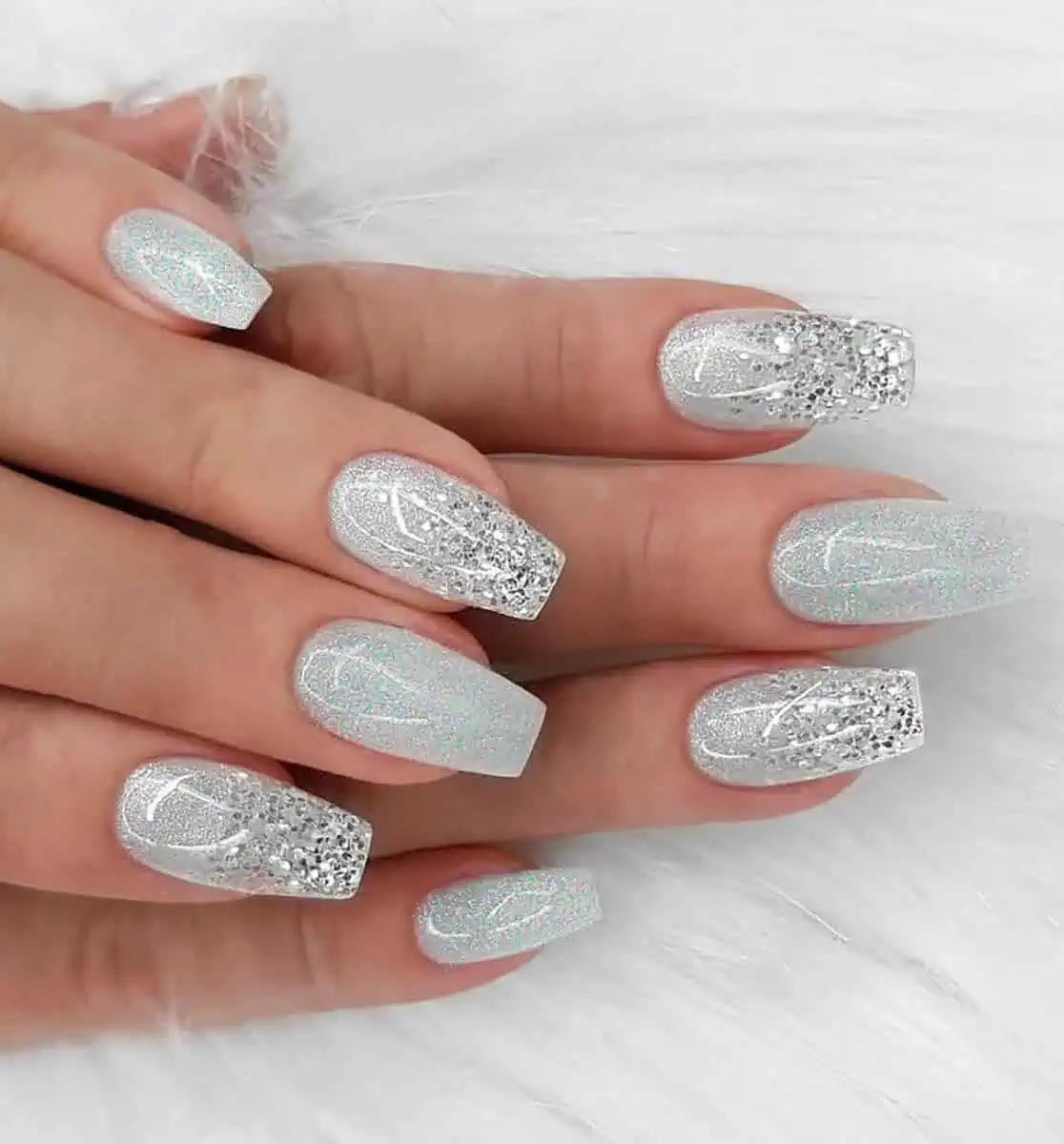 Medium Coffin Icy Blue Glitter Line Art Nails — Everyday Winter Nails