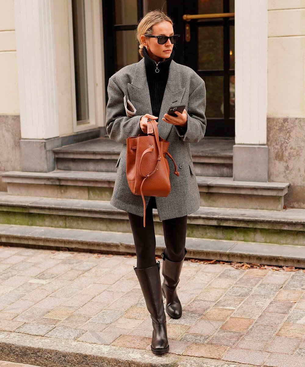 Turtleneck Under Oversized Grey Blazer with Leggings — Turtleneck Outfits