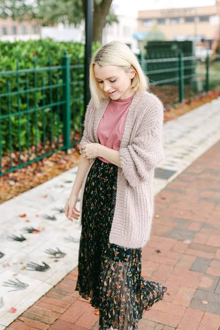 Chunky Pink Cardigan with Floral Midi Skirt and Sneakers — Oversized Sweater Outfits