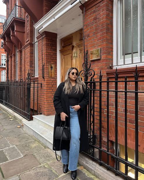 Effortless Black Coat with Jeans for Everyday Style — Black Coat Outfits