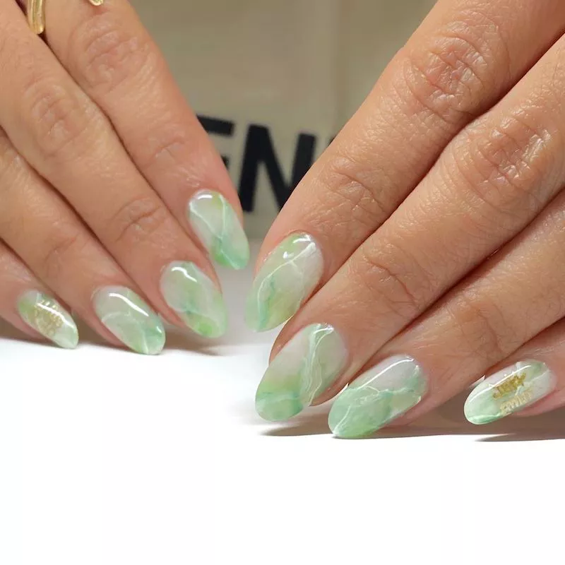 Spring Summer Visual Idea — Emerald Green Nails