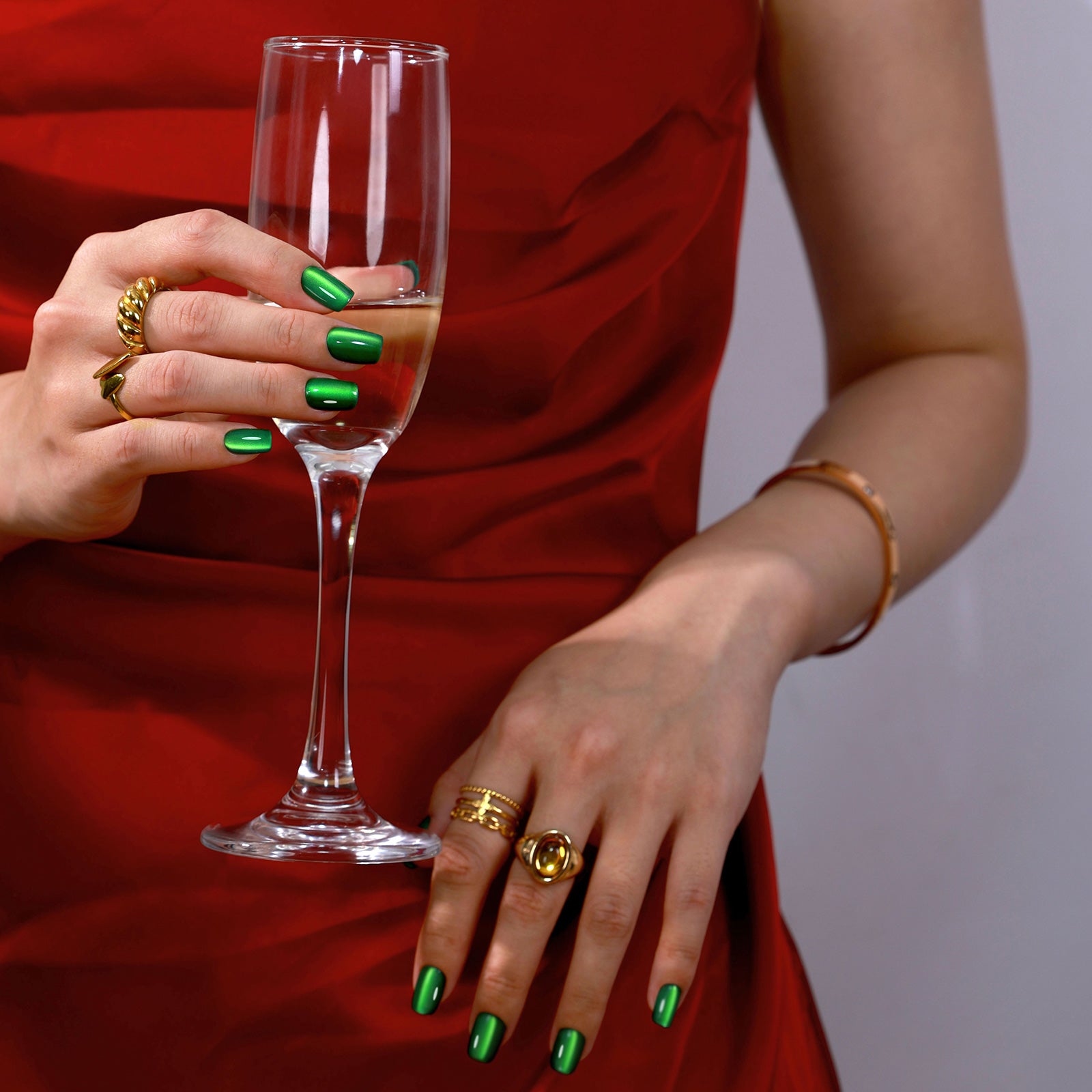 Metallic Green Chrome Short Square Nails Metallic Green Chrome Short Square Nails — Winter Green Nails