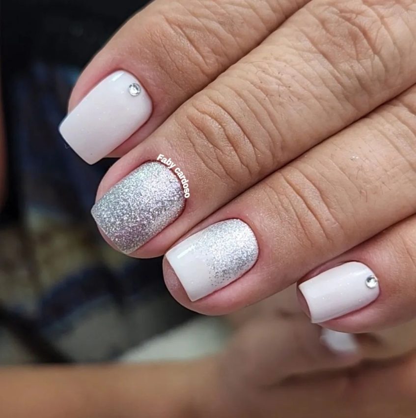 Off-White Square with Glitter and Rhinestones Off-White Square with Glitter and Rhinestones — Winter Wedding Nails
