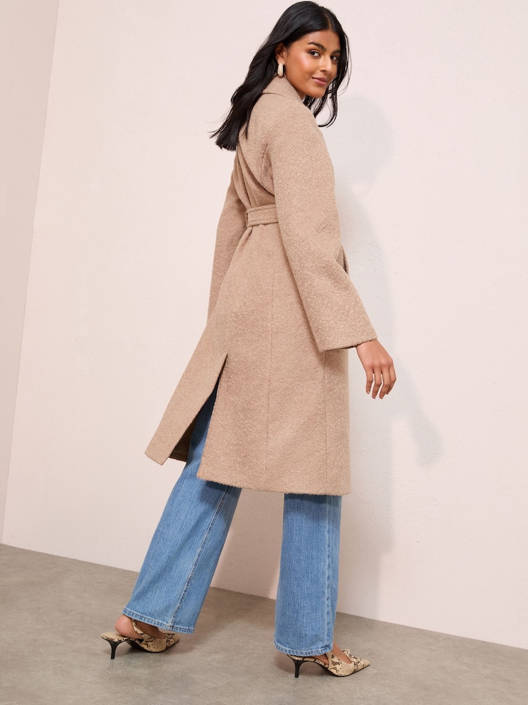 Belted Beige Coat with Wide-Leg Jeans and Kitten Heels — Camel Coat Outfits
