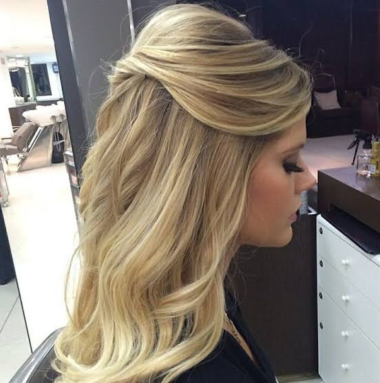 Ash Blonde Half Up With Twisted Front — Winter Half Up Half Down Hairstyles