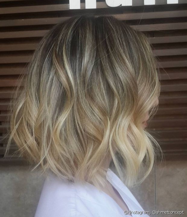 Wavy Bob With Blonde Balayage Wavy Bob With Blonde Balayage — Winter Haircuts for Square Faces