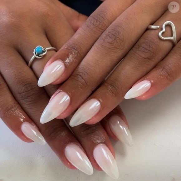Glossy Pearlescent Iridescent Visual Idea Glossy Pearlescent Iridescent Visual Idea — Winter White Nails