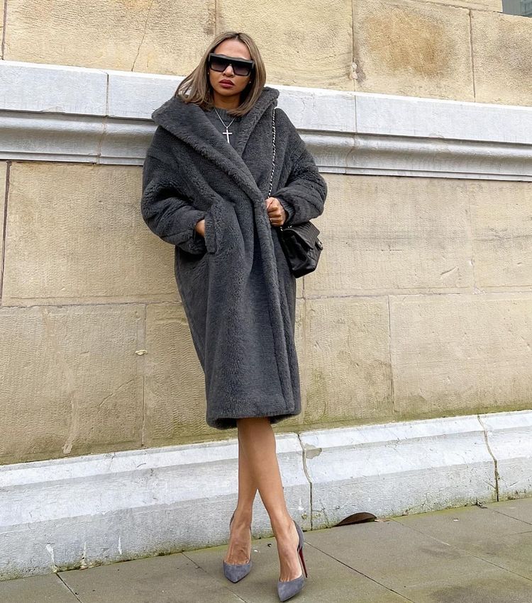 Glamorous Warmth: Oversized Teddy Coat and Pumps — Late Winter Outfits