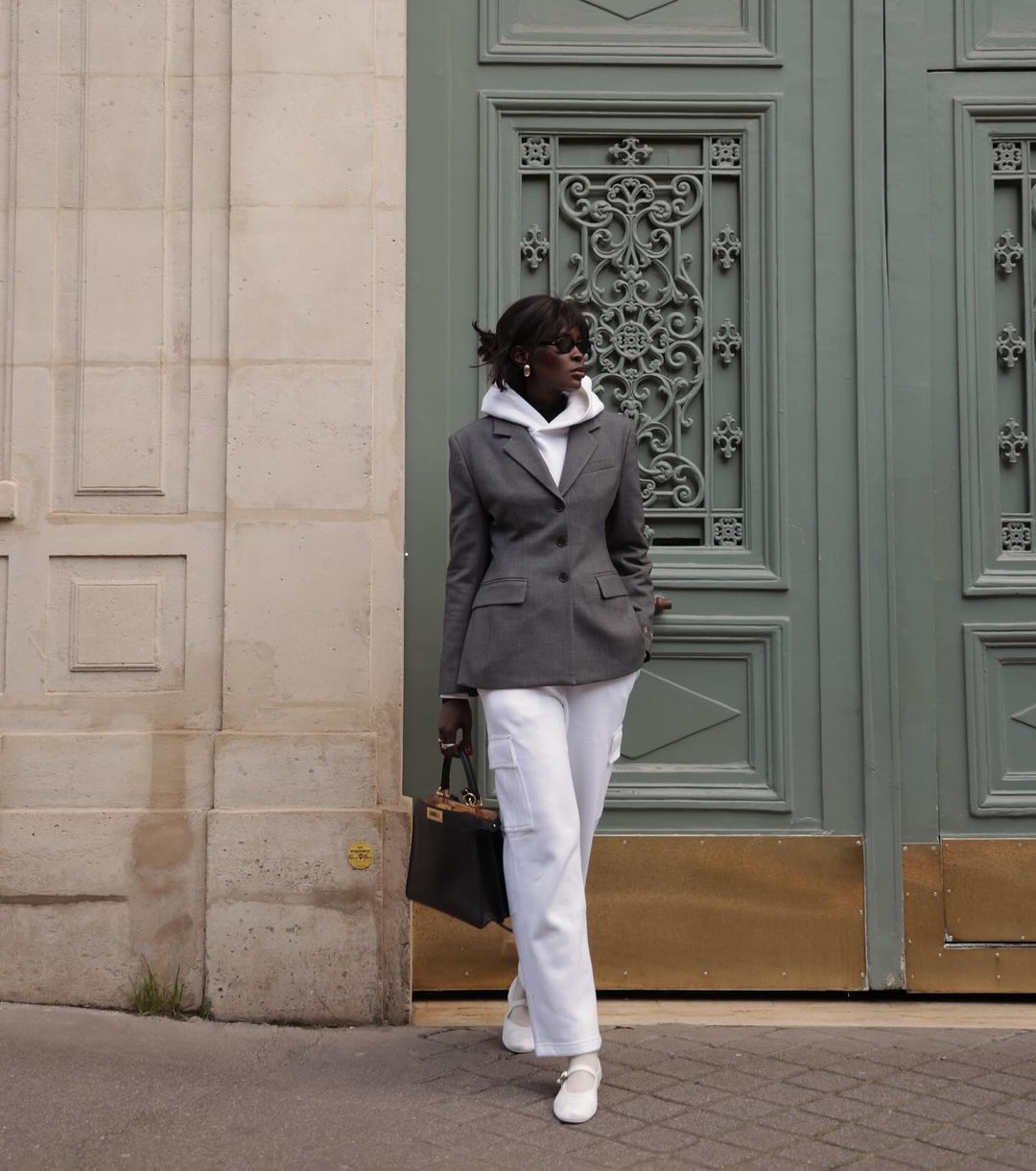 Blazer Over Hoodie: Smart Casual Layering with Cargo Trousers — Comfy Winter Outfits