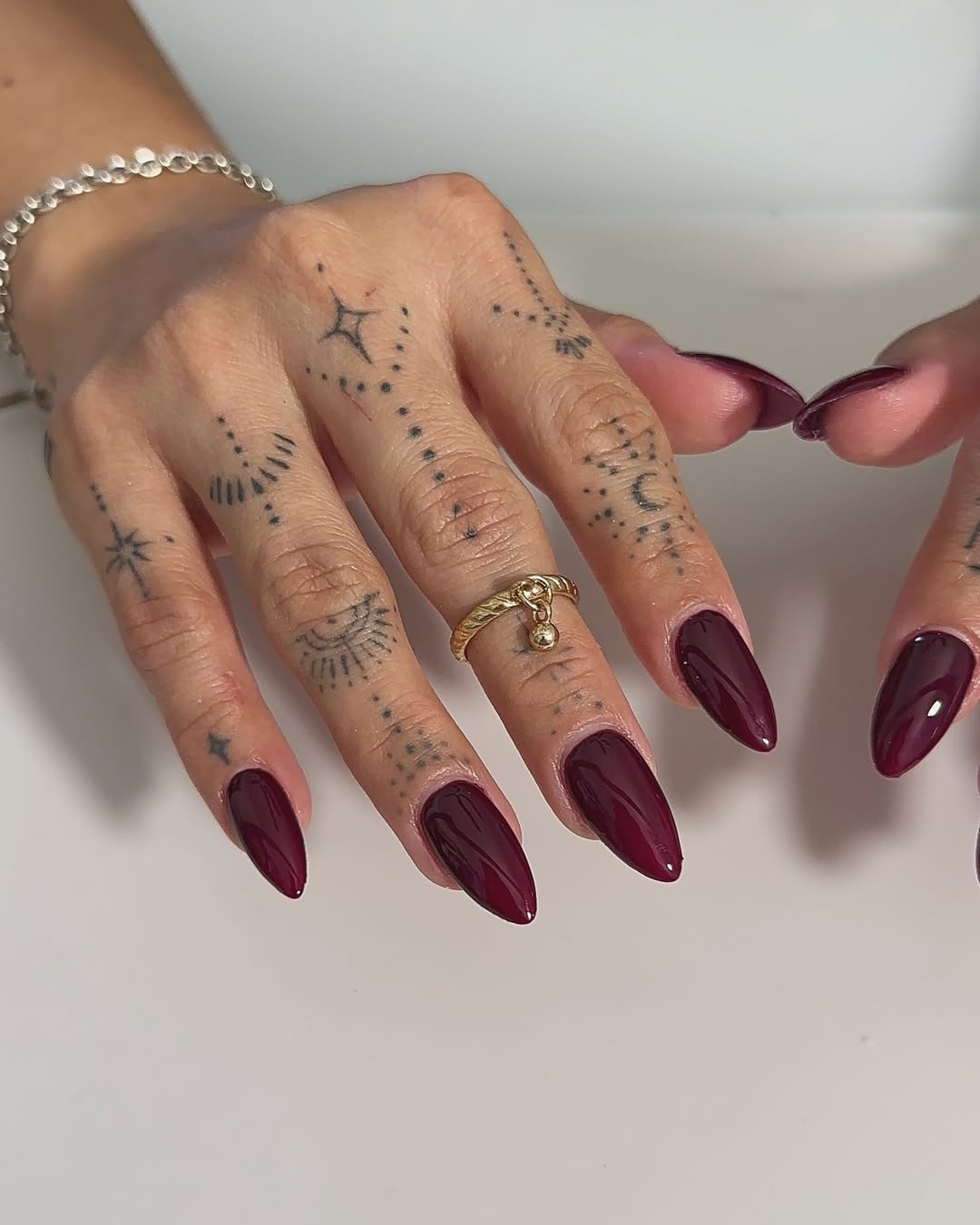 Long Stiletto Deep Glossy Burgundy Nails — Everyday Winter Nails