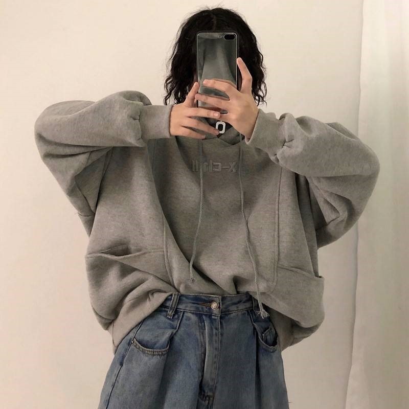 Light Grey Hoodie with Puffy Sleeves Light Grey Hoodie with Puffy Sleeves — Winter Streetwear Outfits