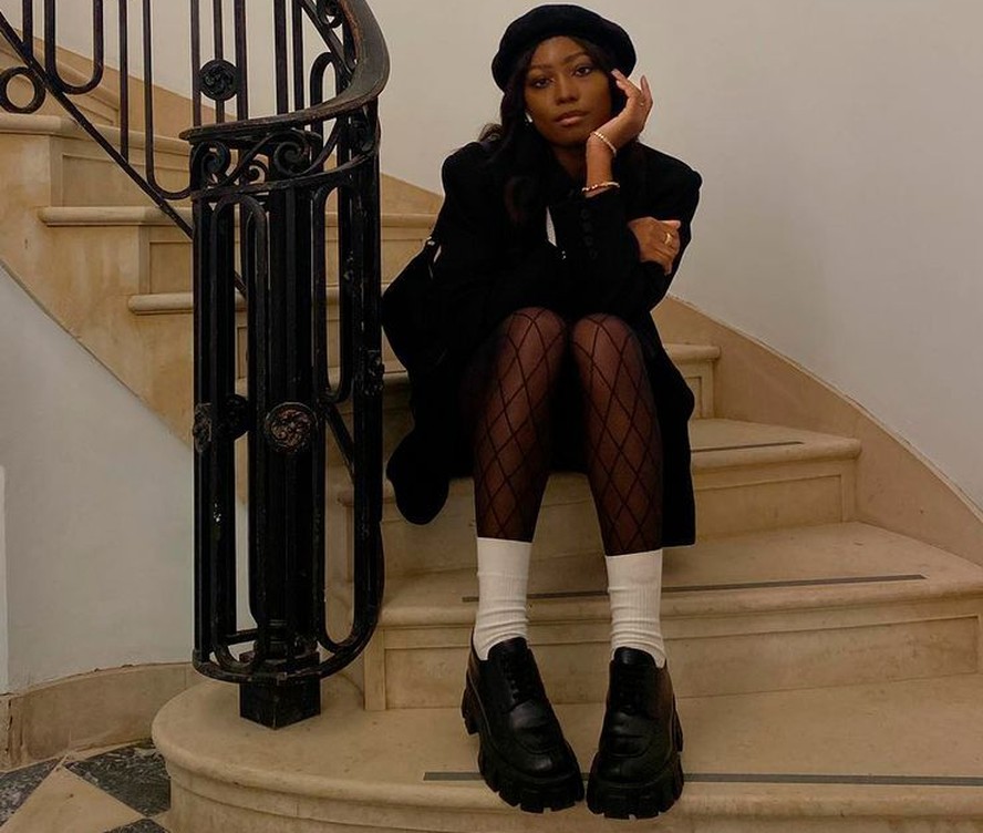 Diamond-Patterned Tights with a Black Coat and Loafers — Tights Outfits