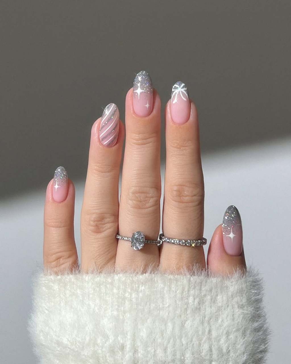 Pink Glitter French Diagonal Stripe Medium Ovals Pink Glitter French Diagonal Stripe Medium Ovals — Winter Glitter Nails