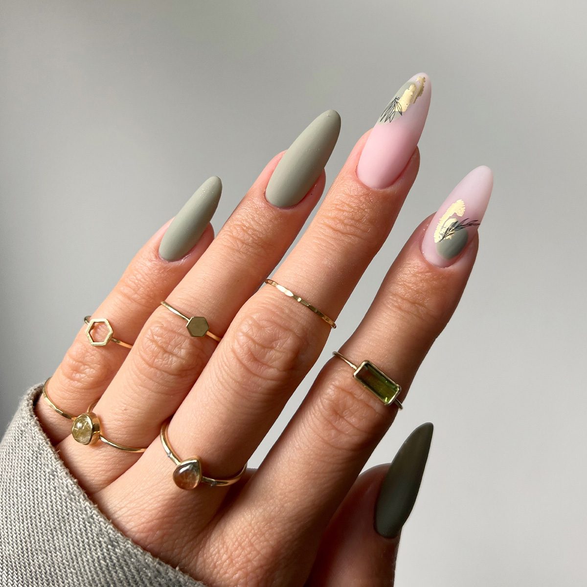 Matte Pale Pink Olive Green Leaf Foil Matte Pale Pink Olive Green Leaf Foil — Fall to Winter Nails