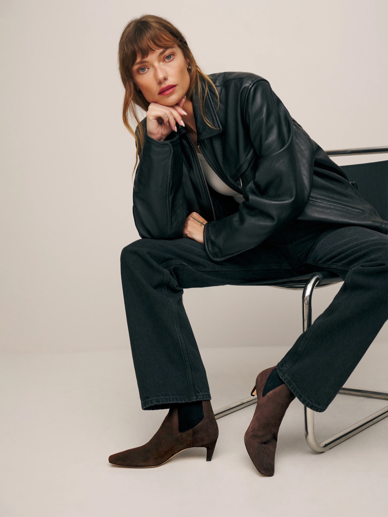 Suede Chelsea Boots: Leather Jacket and Denim Casual Suede Chelsea Boots: Leather Jacket and Denim Casual — Chelsea Boots Outfits