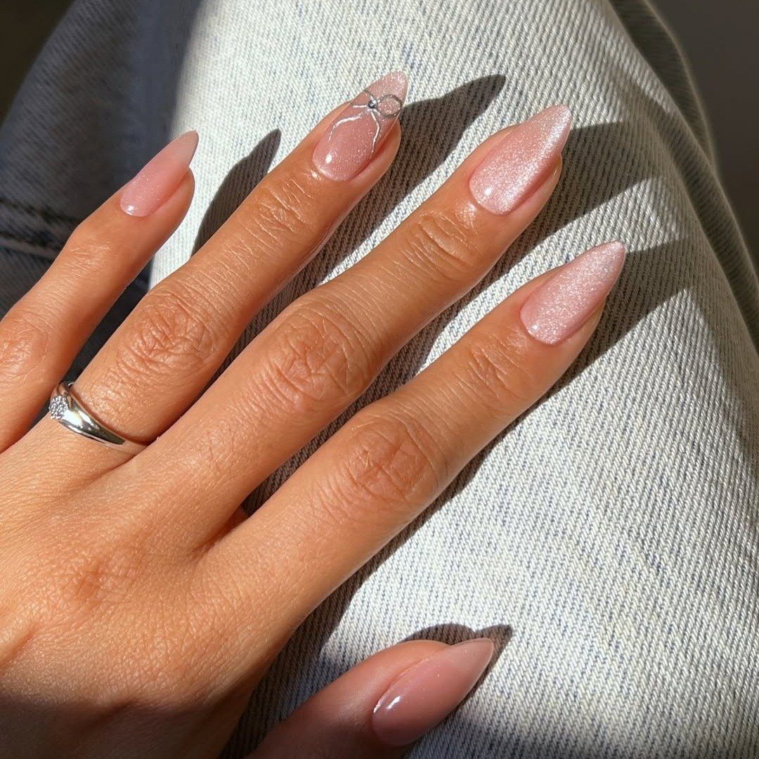 Sheer Pink Stiletto with Silver Line — Winter Cat Eye Nails