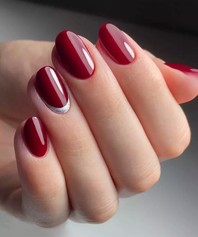 Deep Red Oval Nails with Silver Accent — Short Winter Almond Nails