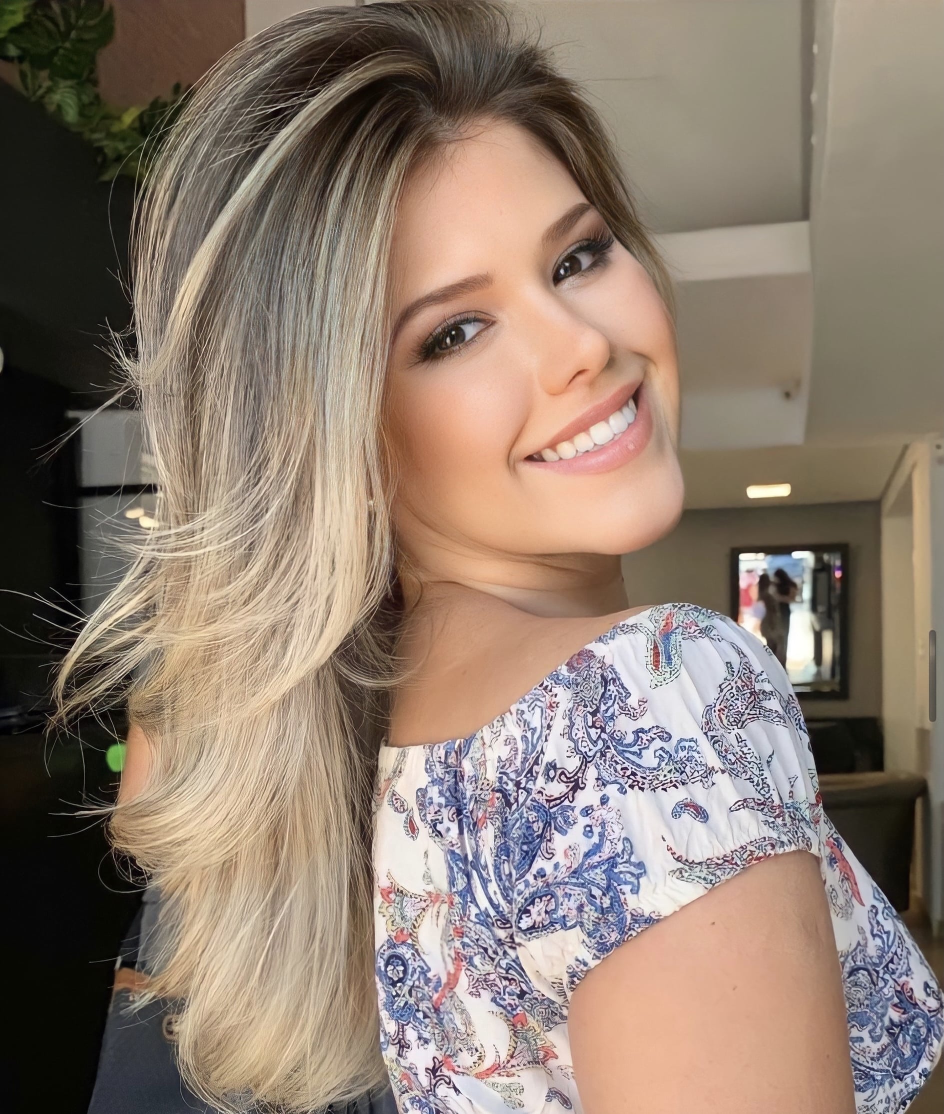 Dark Blonde Base With Platinum Highlights — Winter Highlights