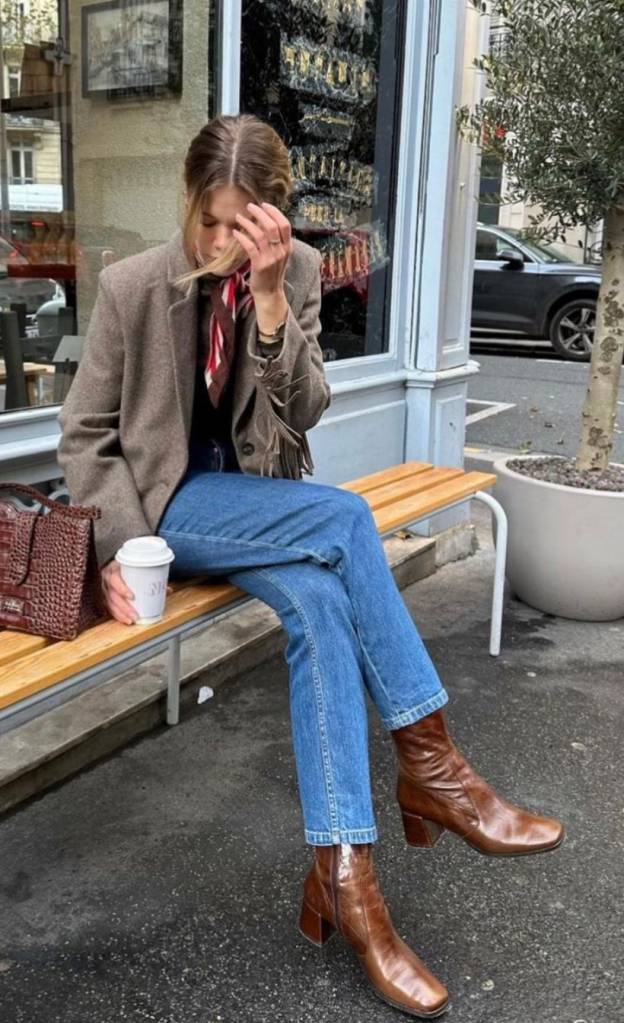 Smart Casual Ensemble: Denim, Tweed Blazer, and Brown Ankle Boots Smart Casual Ensemble: Denim, Tweed Blazer, and Brown Ankle Boots — Brown Boots Outfits