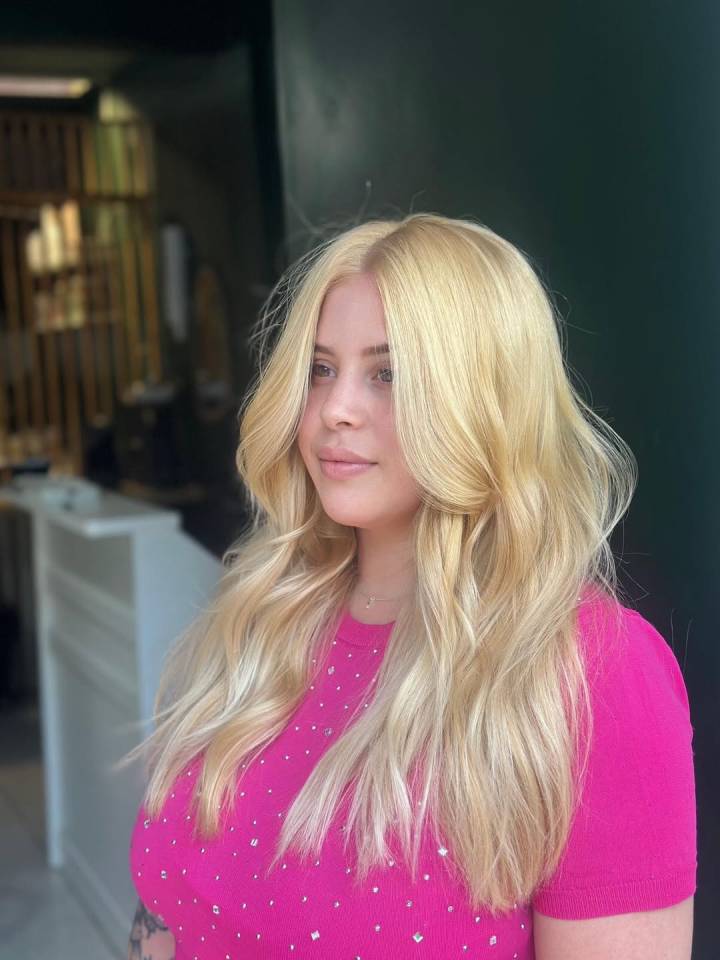 All-Over Platinum Blonde Waves All-Over Platinum Blonde Waves — Winter Hair Colors for Blondes