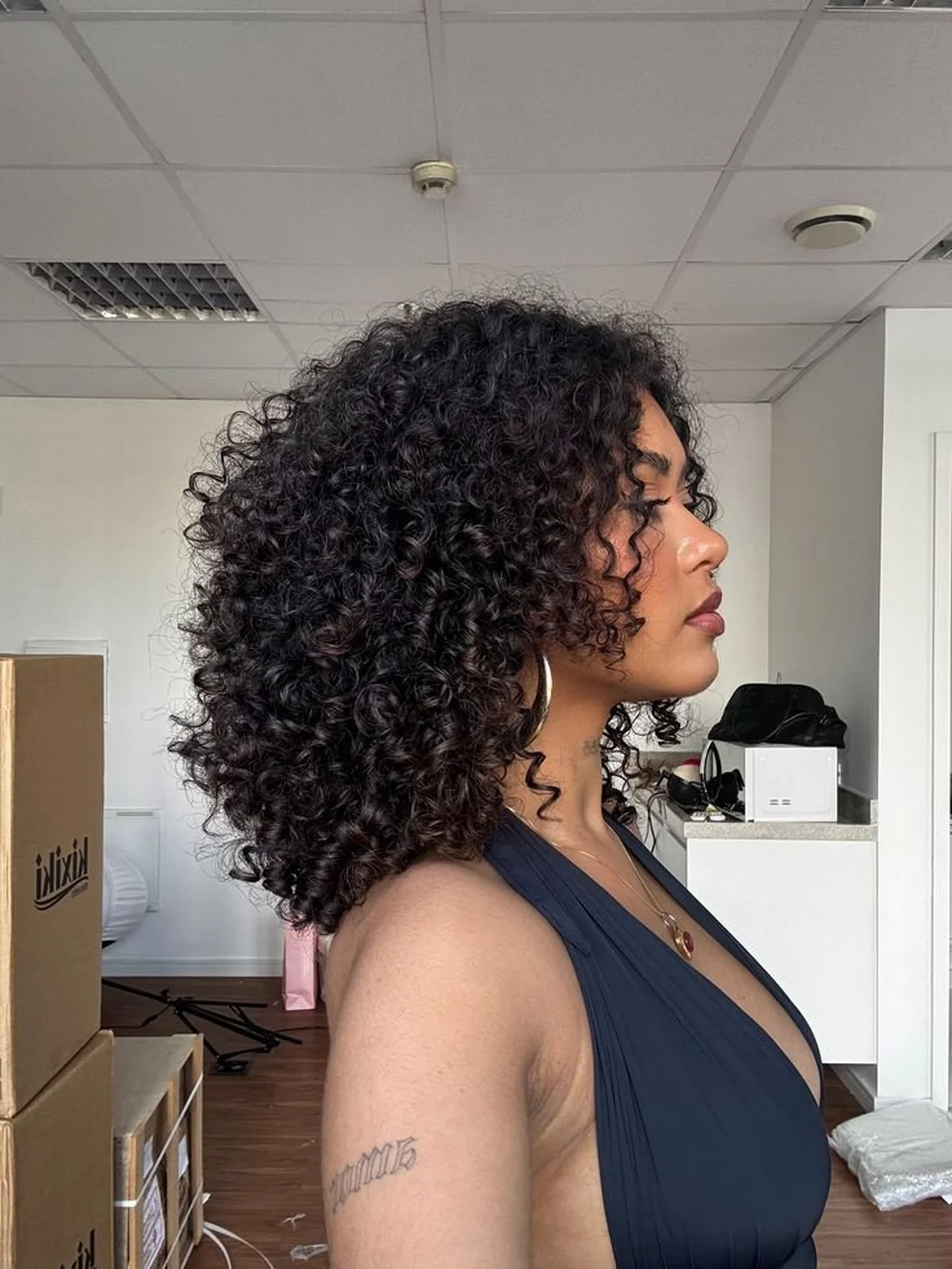 Voluminous Curly Bob Side Part Voluminous Curly Bob Side Part — Winter Layered Haircuts