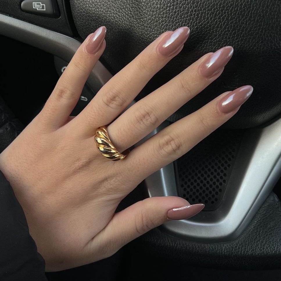 Glossy Mauve Nude Oval with Twisted Ring — Winter Nude Nails
