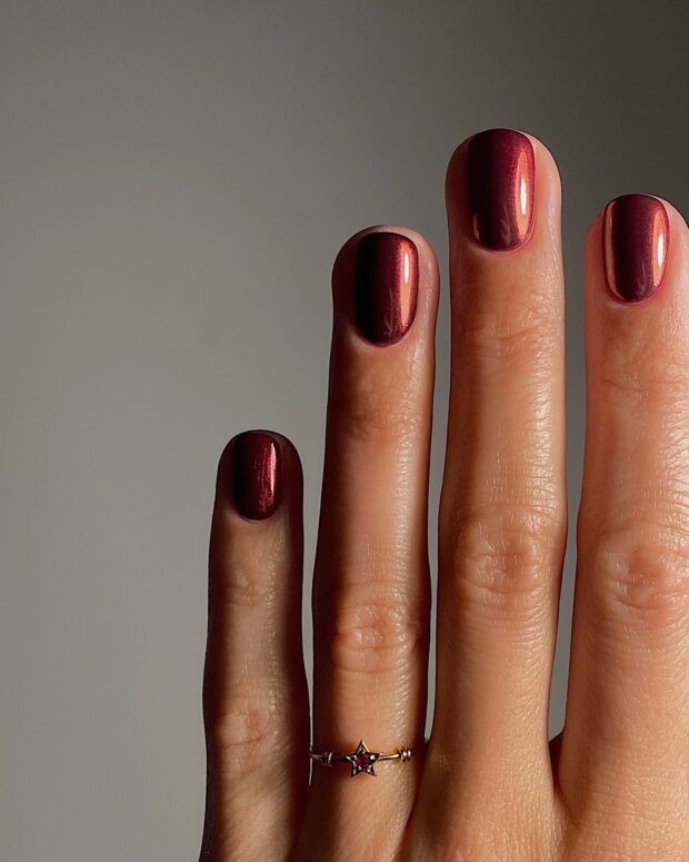 Deep Cherry Red Metallic Shimmer Deep Cherry Red Metallic Shimmer — Cherry Red Nails