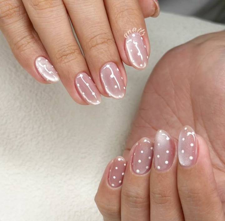 Polka Dot Glitter French Oval Nails Polka Dot Glitter French Oval Nails — Winter Oval Nails