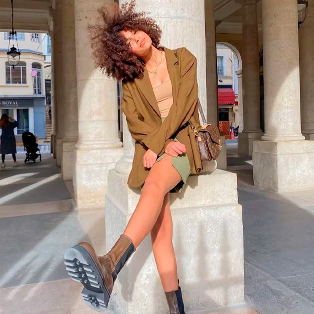 Olive Mini Skirt: Oversized Blazer with Brown Chelsea Boots Olive Mini Skirt: Oversized Blazer with Brown Chelsea Boots — Chelsea Boots Outfits