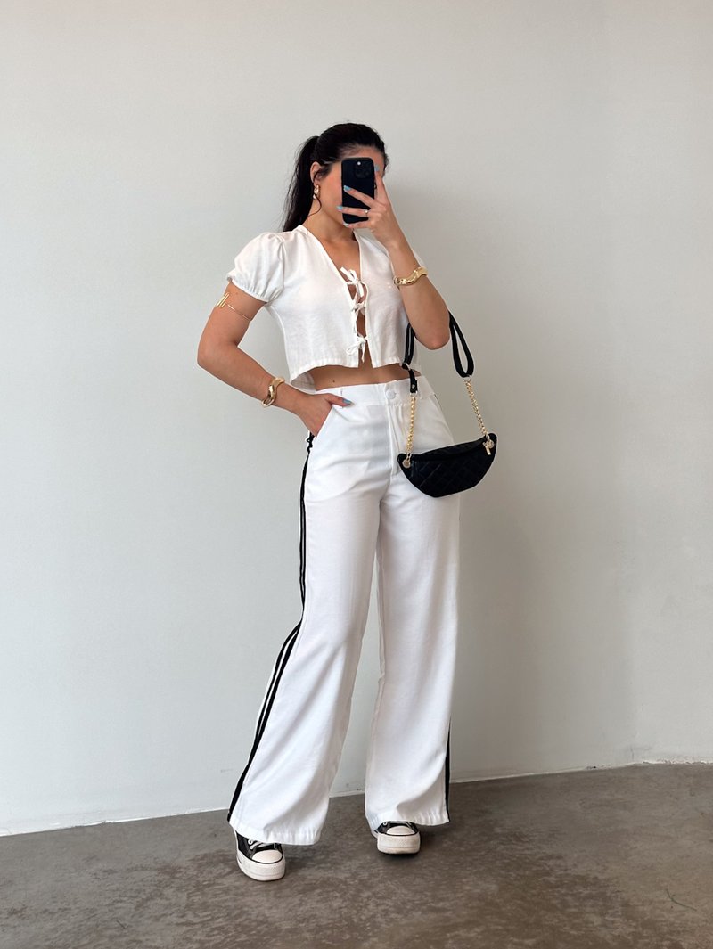 Sporty Stripe Trousers with Cropped Puff-Sleeve Top — Flare Leggings Outfits