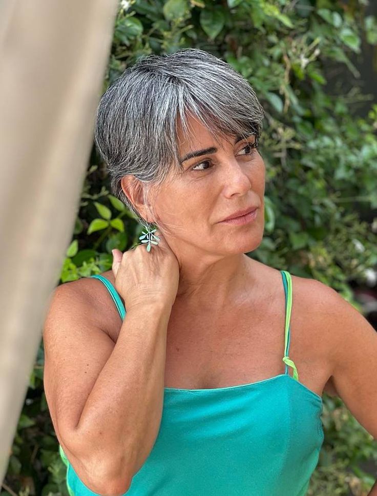 Textured Gray Pixie With Wispy Bangs Textured Gray Pixie With Wispy Bangs — Winter Haircuts for Gray Hair