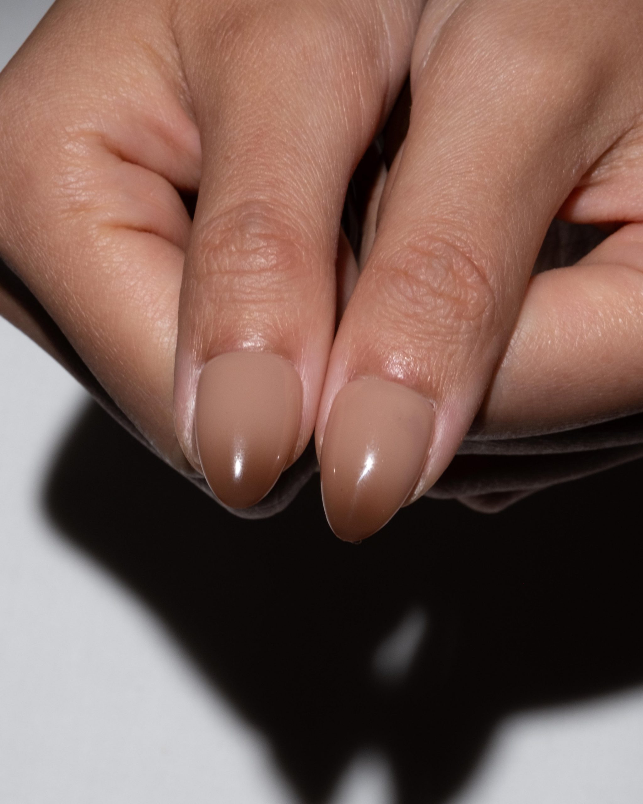 Light Glossy Mocha Brown Short Ovals — Mocha Nails