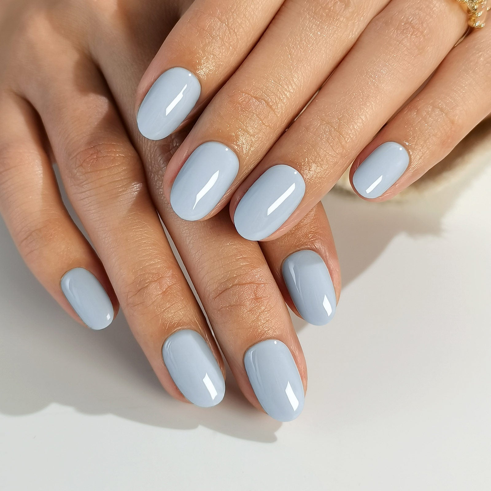 Opaque Light Blue Glossy Round Nails — Winter Round Nails