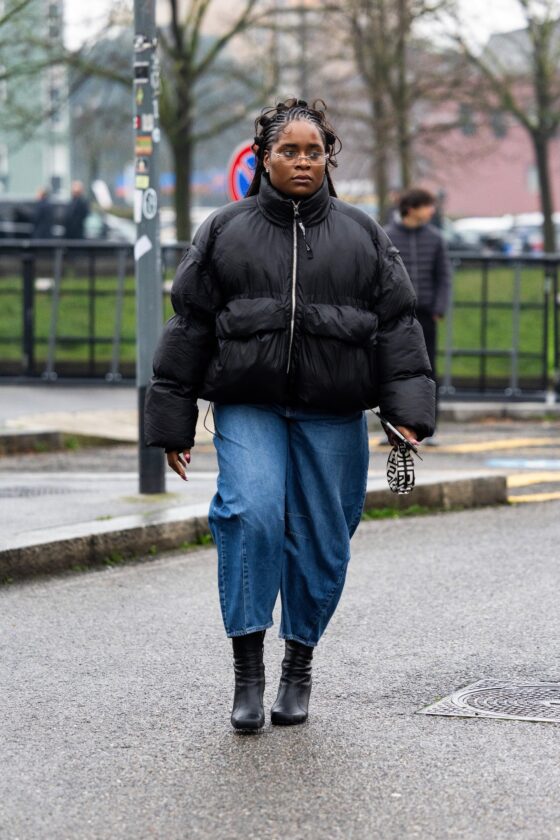 Extremely Oversized Black Puffer with Wide-Leg Jeans and Heeled Boots — Winter Puffer Jacket Outfits