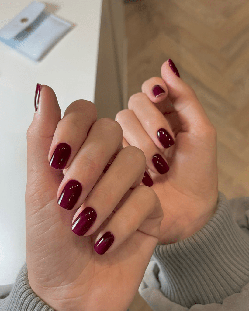Deep Berry Red Short Square Glossy Nails Deep Berry Red Short Square Glossy Nails — Winter Wedding Nails