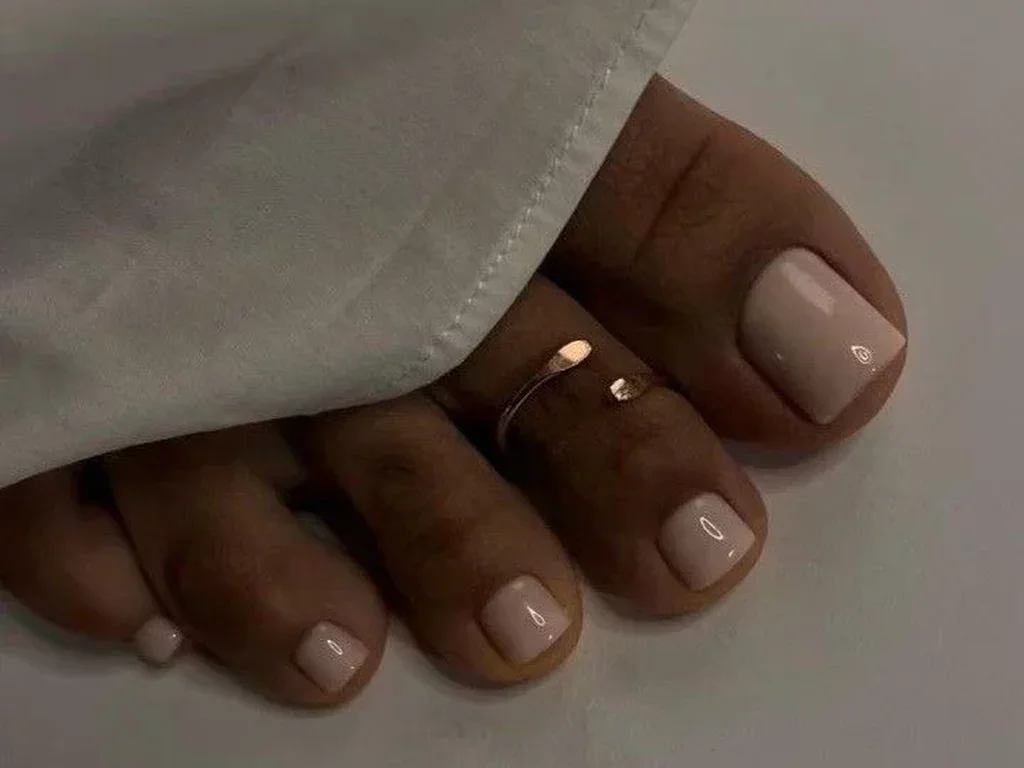 Deep Brown High-Gloss Toes — Winter Toe Nails