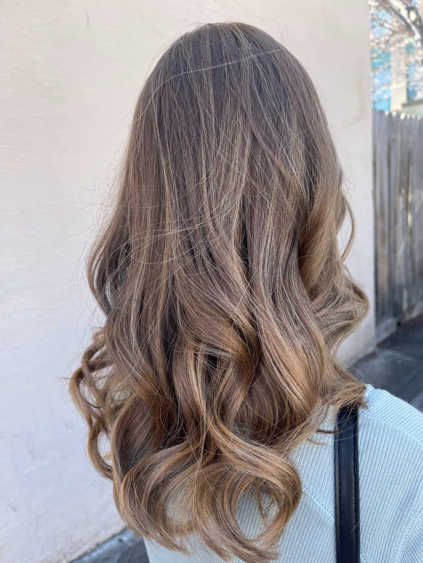 Wavy And Thick Visual Idea Wavy And Thick Visual Idea — Reverse Balayage
