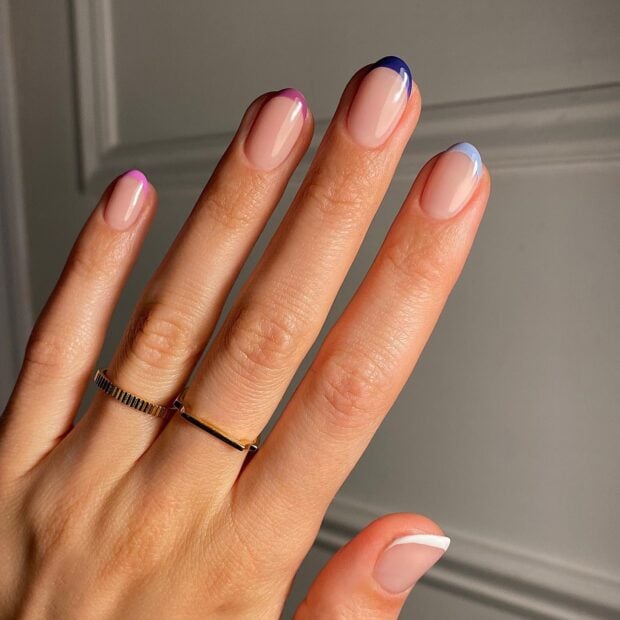 Multi-Colored French Tip Short Round Nails — Winter Round Nails