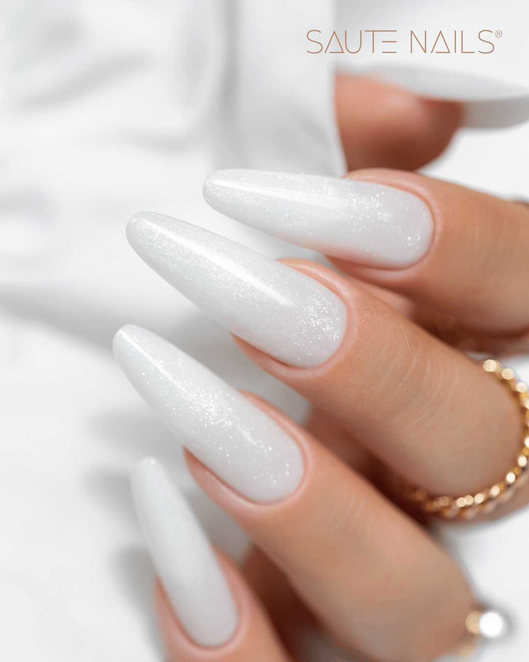 Shimmer Glossy Visual Idea Shimmer Glossy Visual Idea — Winter White Nails