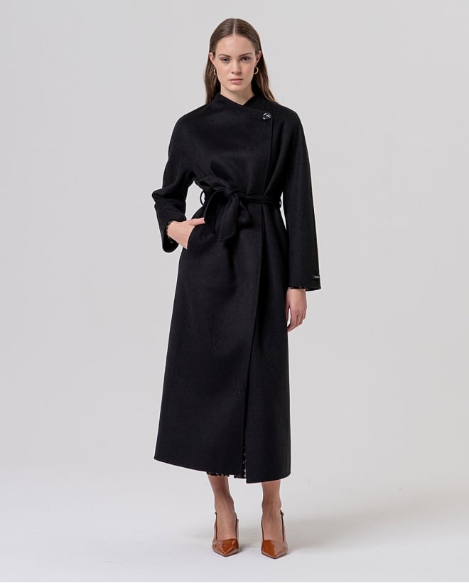 Elegant Black Wrap Coat with Patterned Lining Elegant Black Wrap Coat with Patterned Lining — Winter Coats for Women