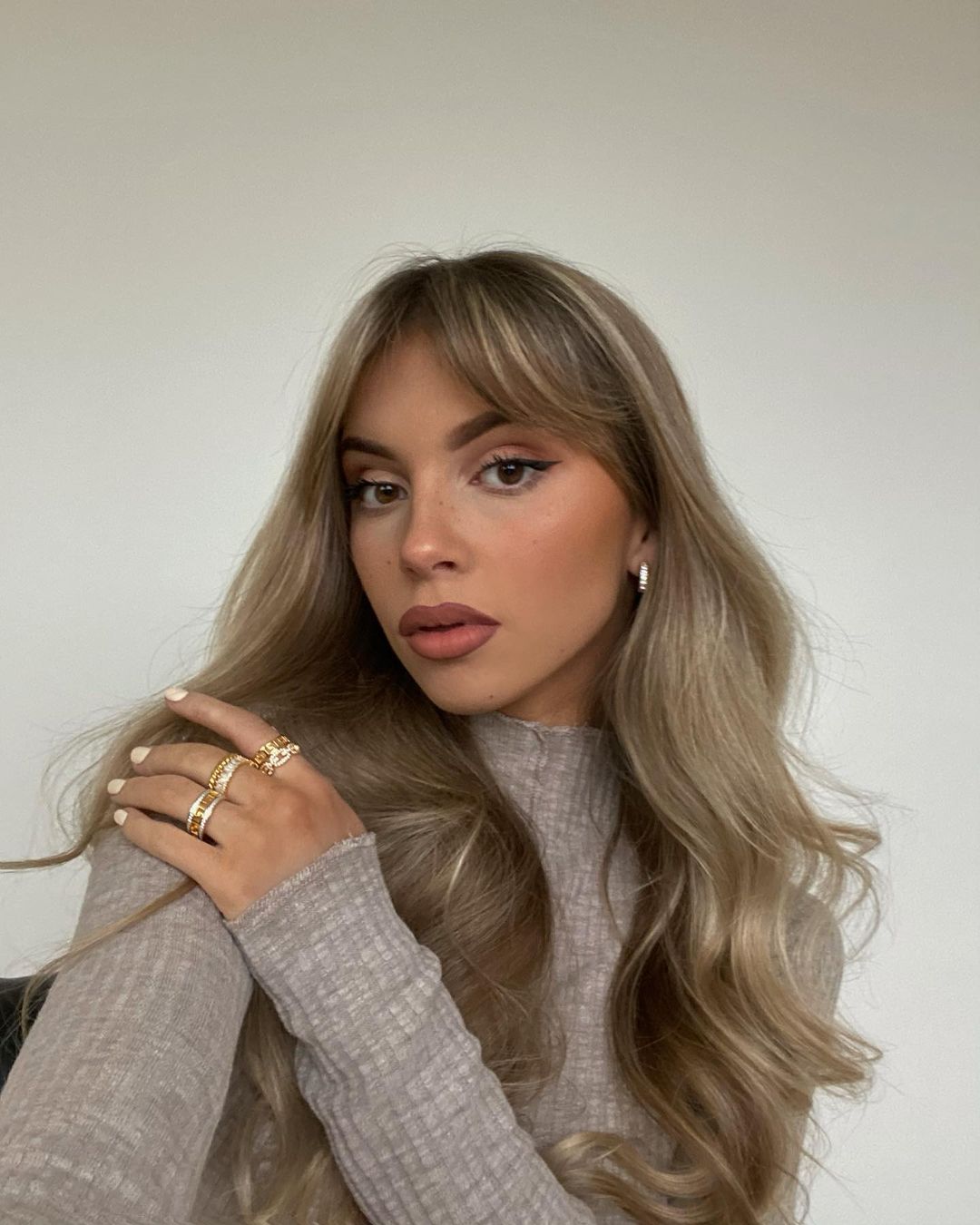 Chin Bob with Ash Blonde and Curtain Bangs Chin Bob with Ash Blonde and Curtain Bangs — Winter Haircuts with Curtain Bangs