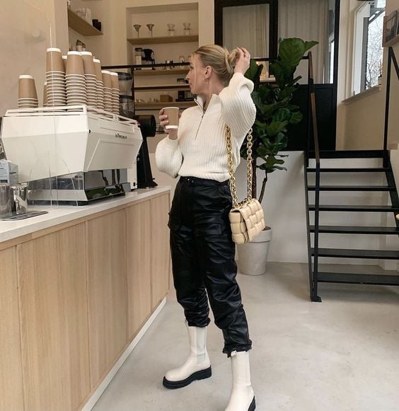 White Boots and Knit: Chic Casual with Leather-Look Pants White Boots and Knit: Chic Casual with Leather-Look Pants — Chelsea Boots Outfits